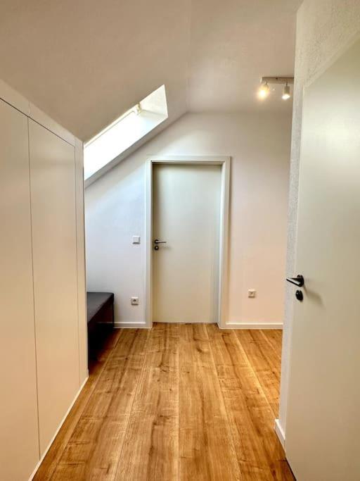 Stylisches Apartment In Zentraler Lage - Mit Klima Карлсруе Екстериор снимка