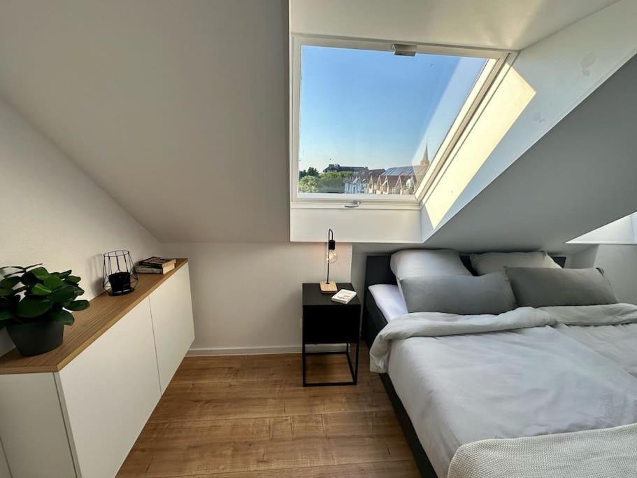 Stylisches Apartment In Zentraler Lage - Mit Klima Карлсруе Екстериор снимка